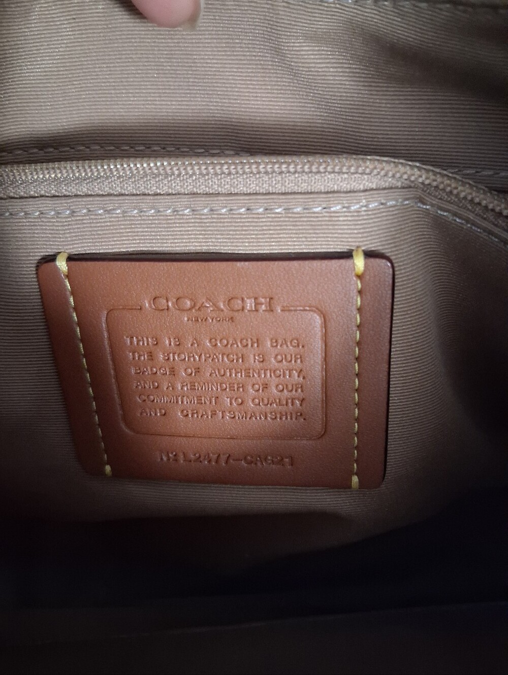 Coach Teri Hobo in Signature Canvas - Picture 7 of 7